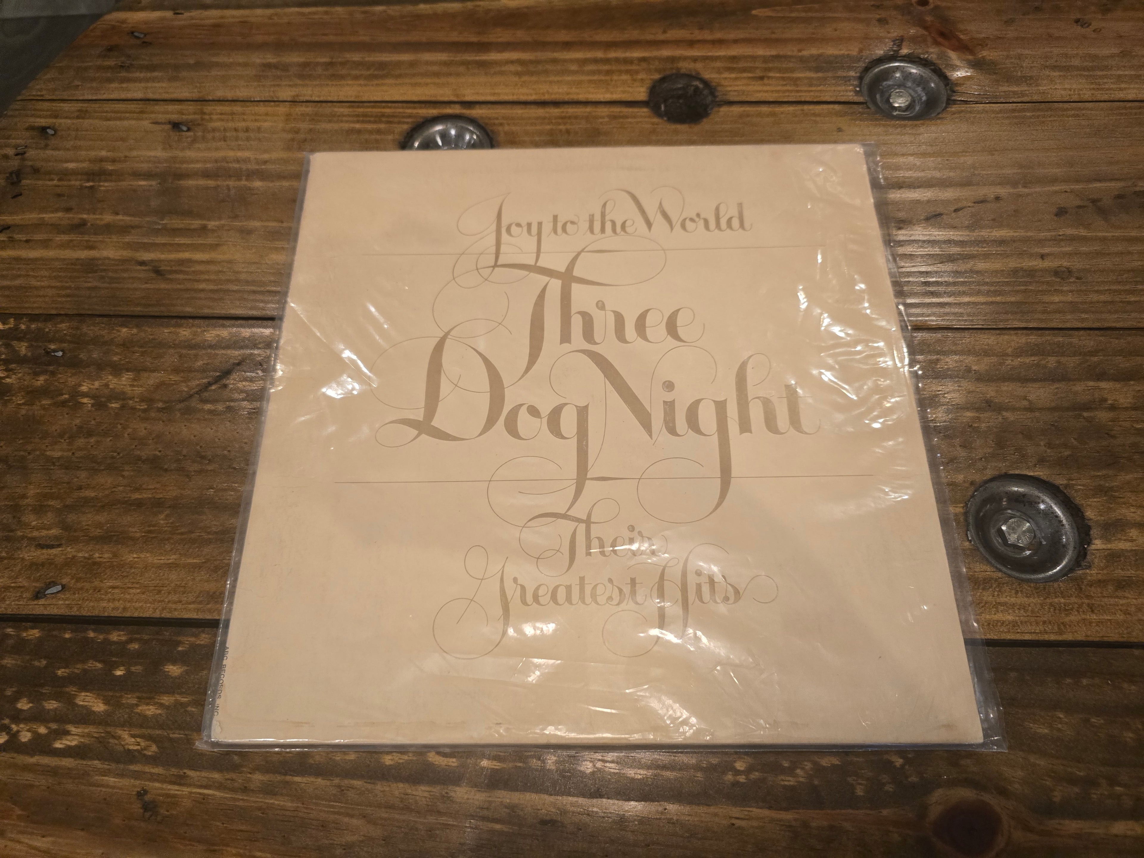 Three Dog Night – Joy to the World: Their Greatest Hits (1974, LP, Dunhill/ABC Records, DSX-50178)