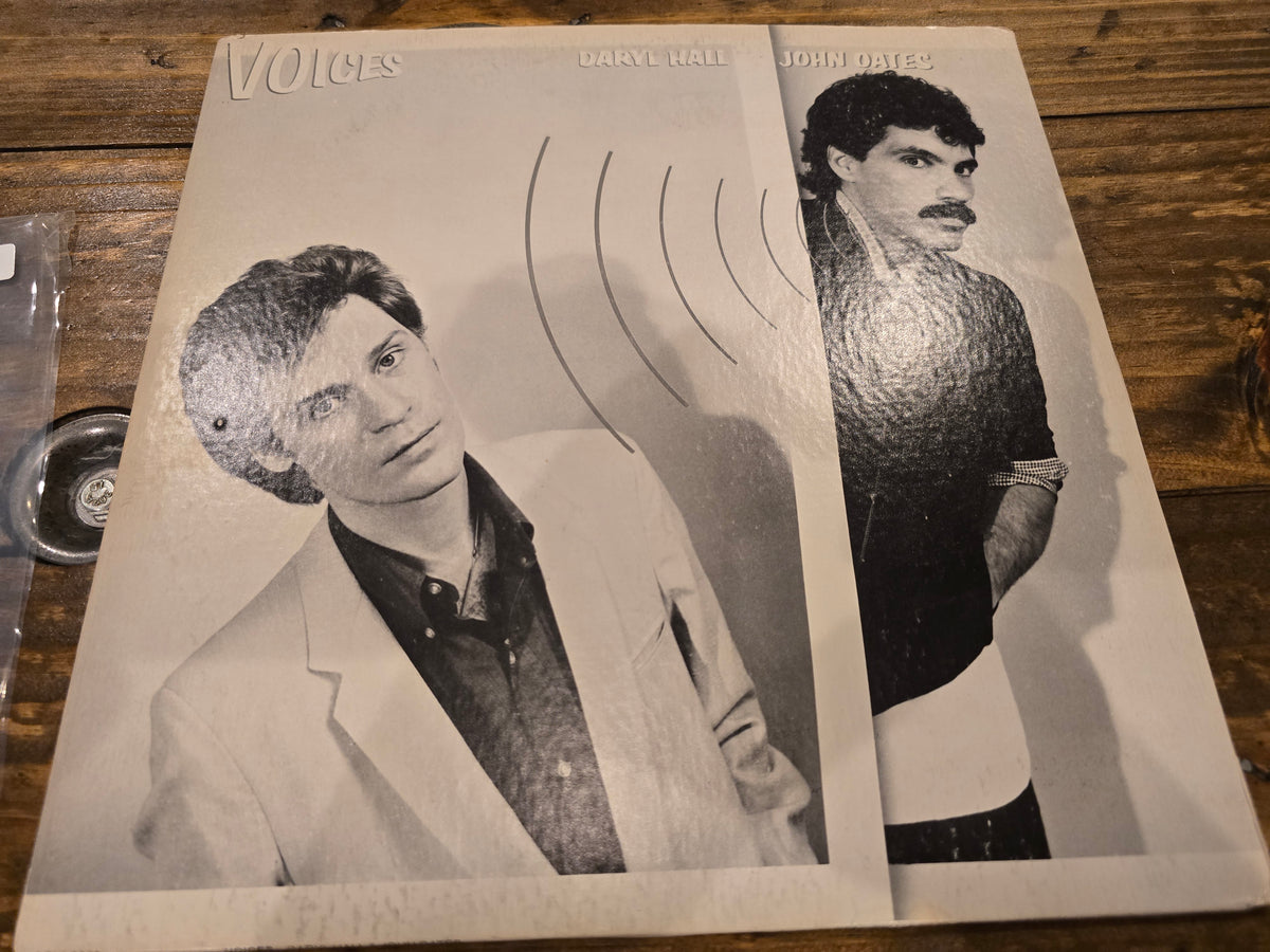 Hall & Oates – Voices (1980, LP, RCA Records, AO-1-3646)