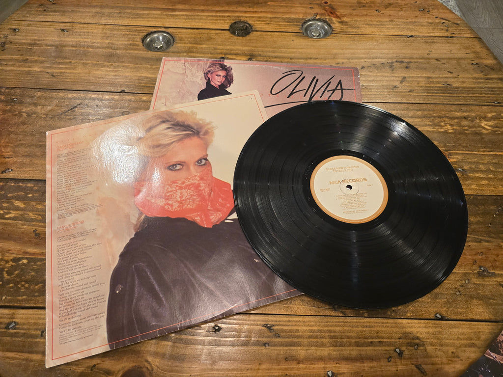 Olivia Newton-John - Totally Hot (MCA-3067)