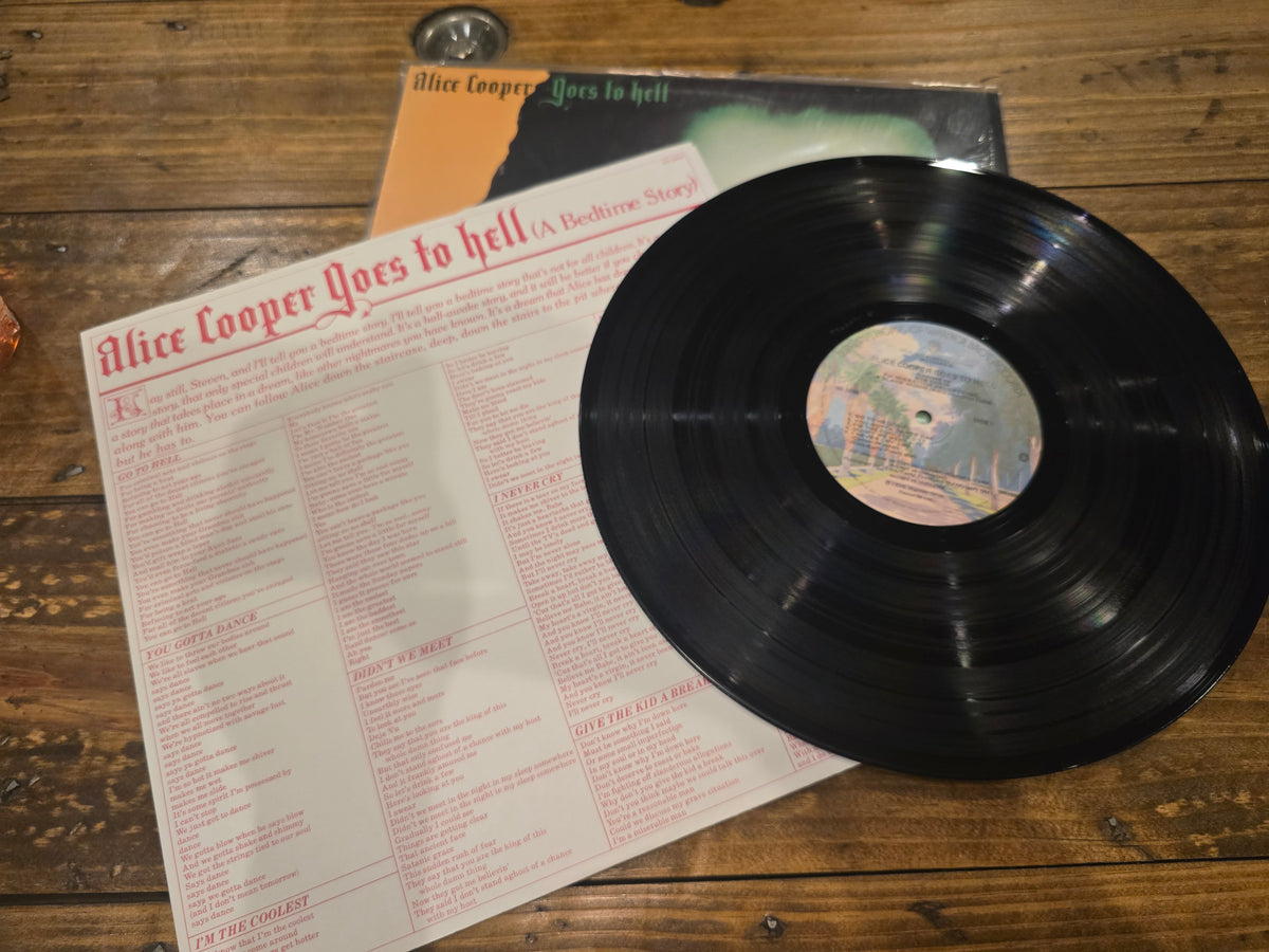 Alice Cooper – Goes to Hell (1976)