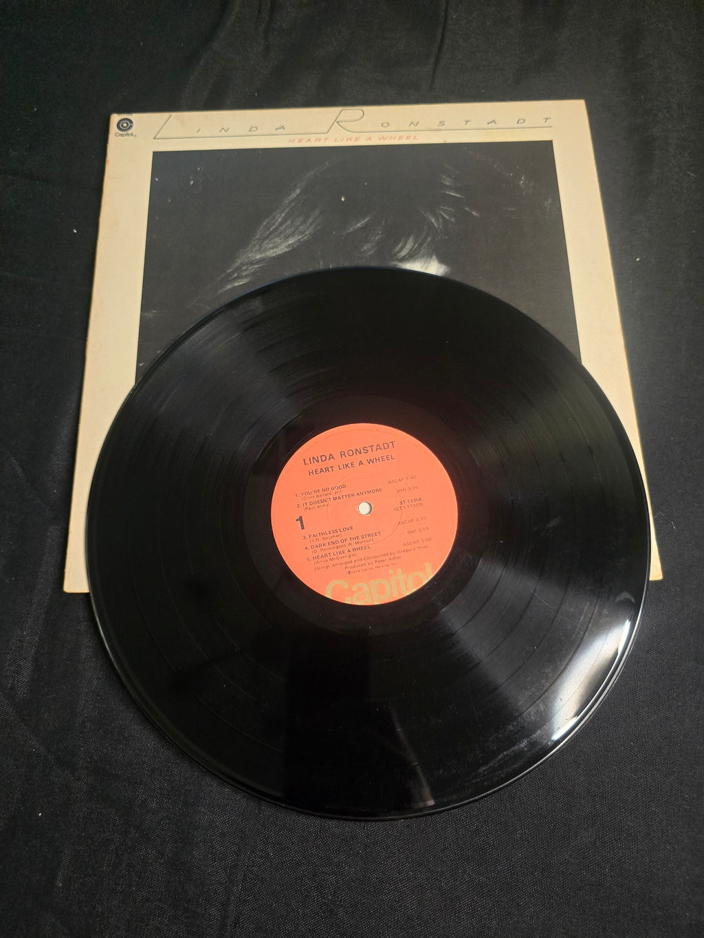 Linda Ronstadt - Heart Like a Wheel (ST-11358)