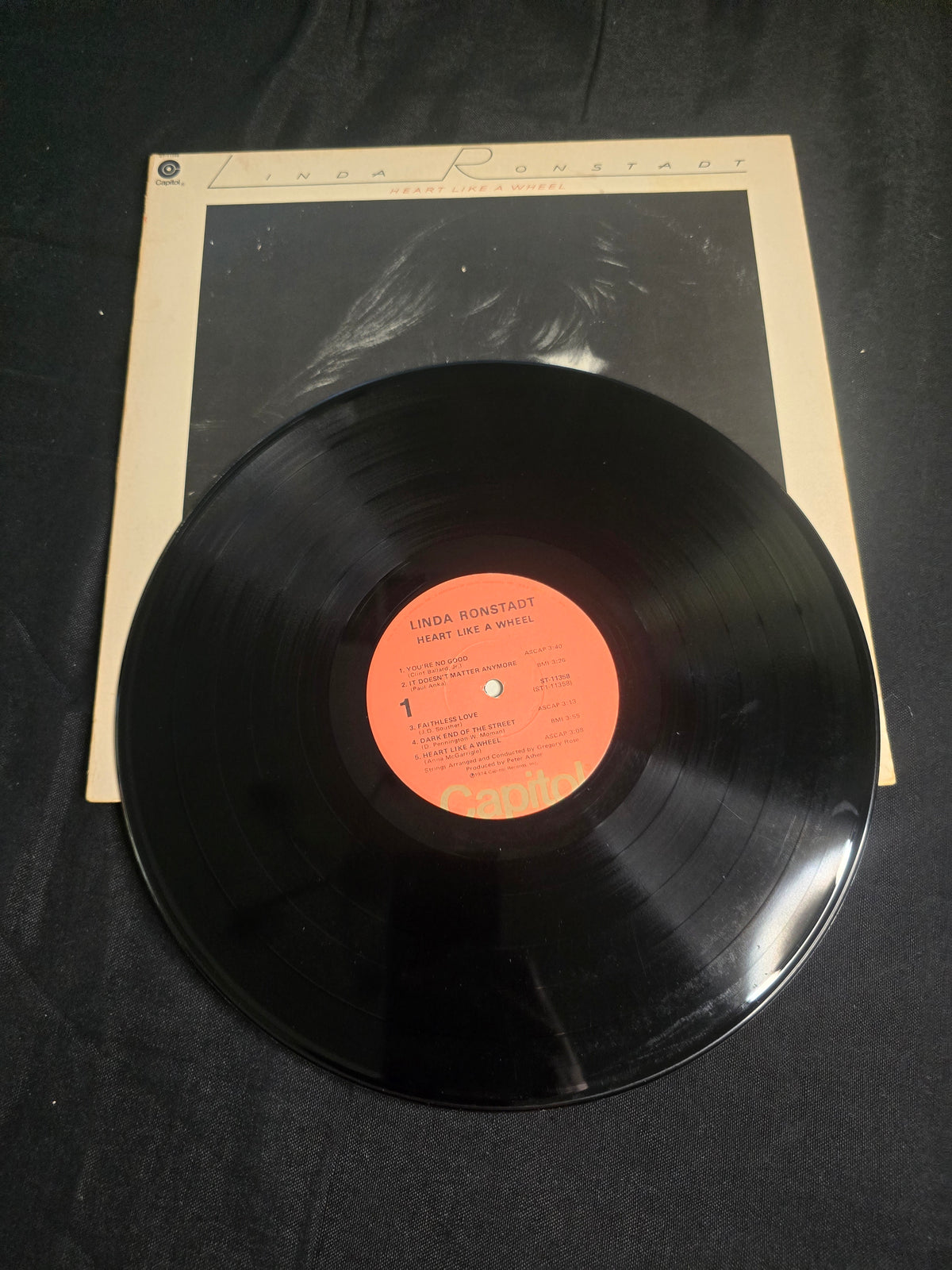 Linda Ronstadt - Heart Like a Wheel (ST-11358)