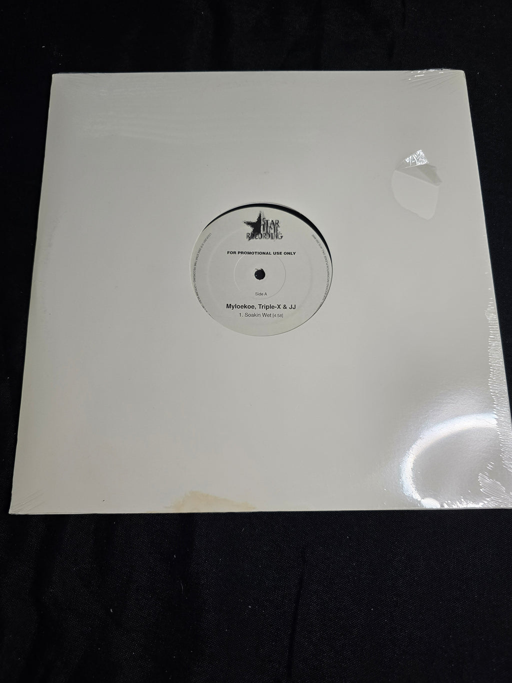 Myloekoe, Triple-X & JJ - Soakin Wet (LOCKJ001)