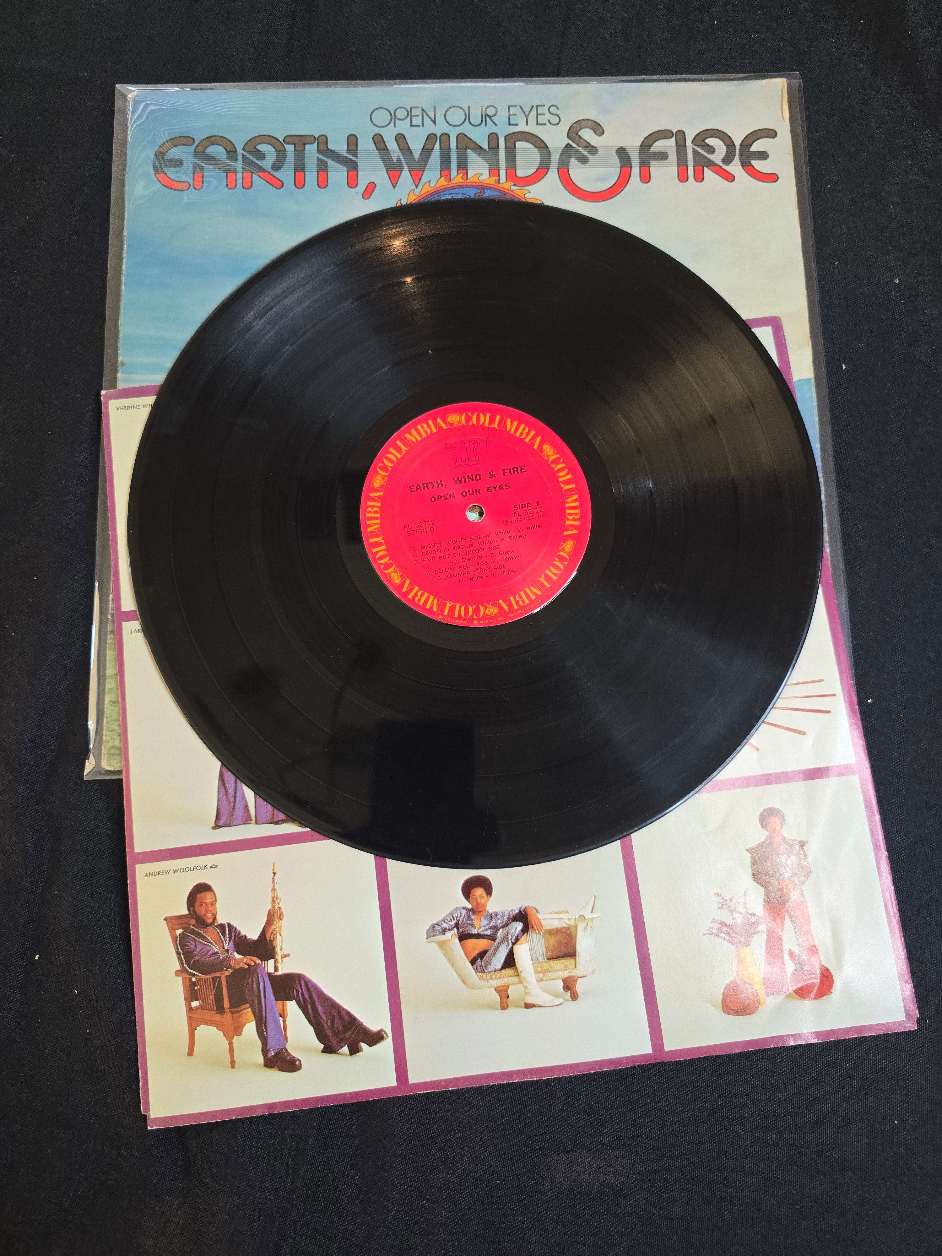 Earth, Wind & Fire - Open Our Eyes (KC 32712)