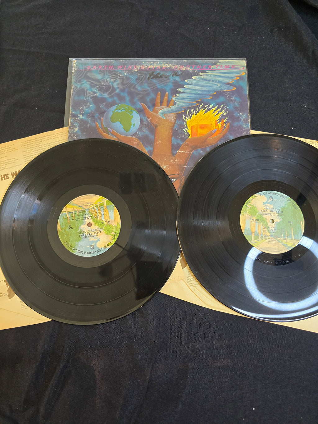 Earth, Wind & Fire - Another Time (2WS2798)