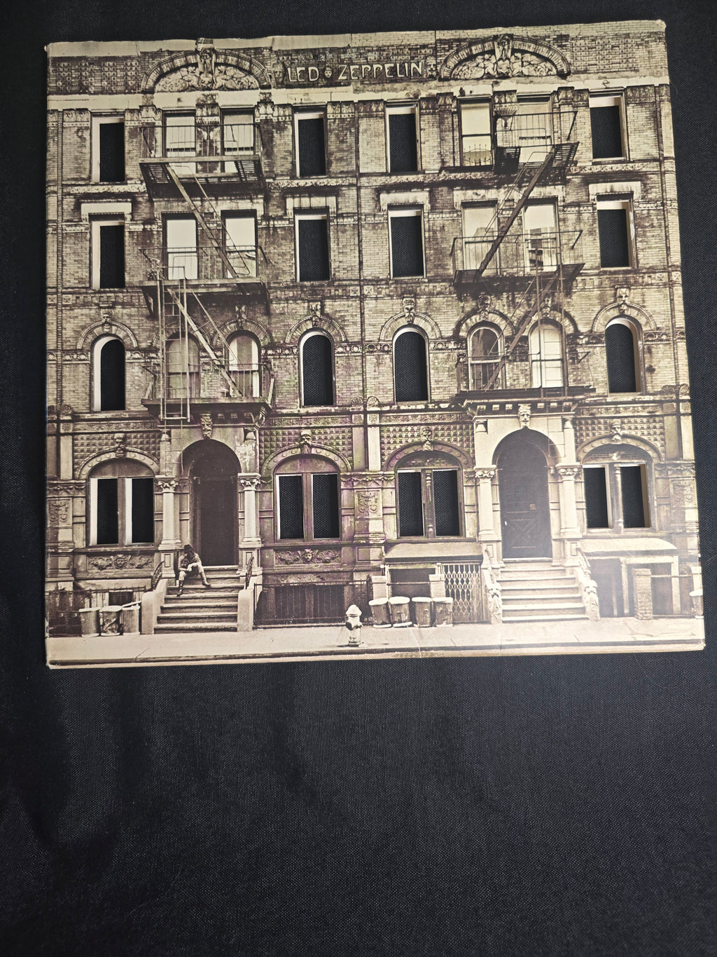 Led Zeppelin - Physical Graffiti (SS2-200)