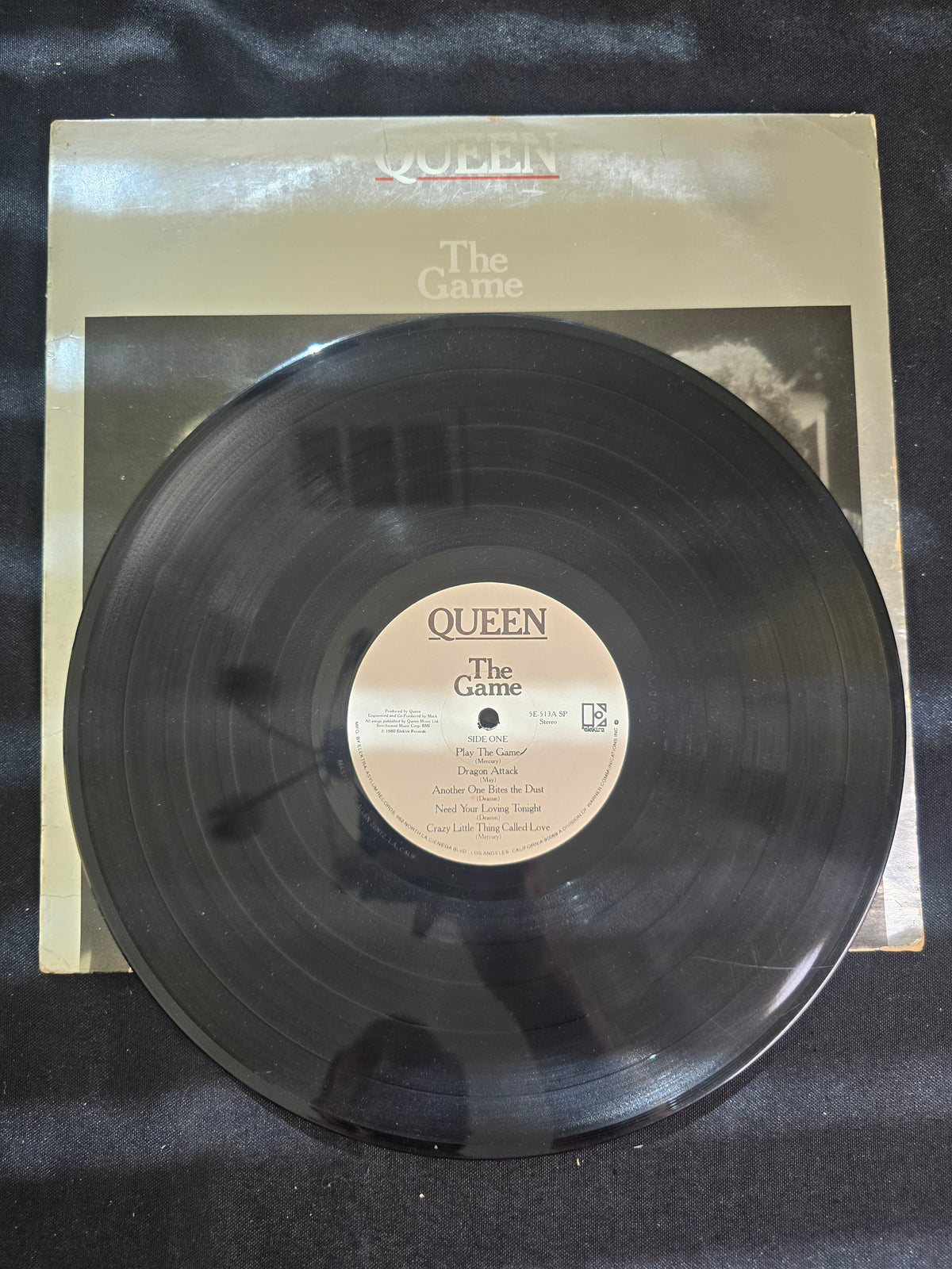 Queen – The Game (Elektra 5E-513, VG+)