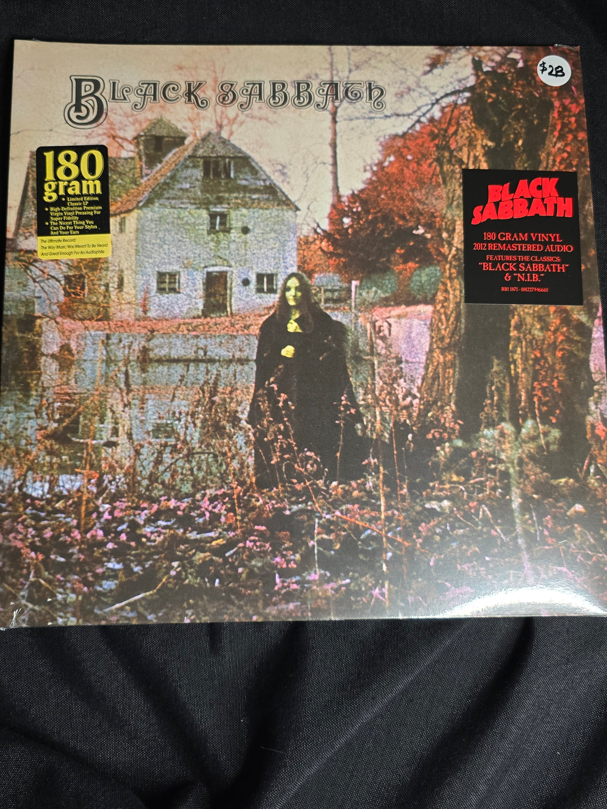 Black Sabbath – Black Sabbath (1970, UPC 081227946661)